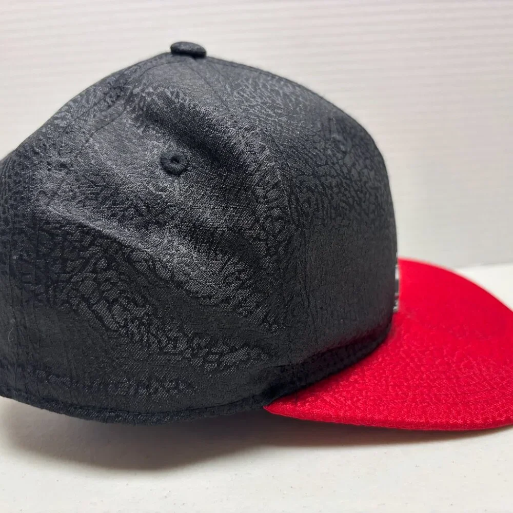 Youth Nike Air Jordan Boys Elephant Textured Black/Red Snapback Cap - 2033